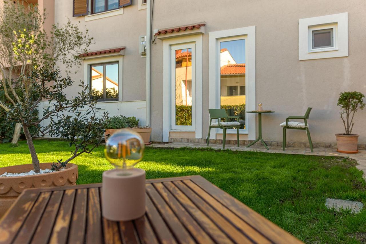 Studio Apartman Lilly With Private Parking In The Yard Of The House Póla Kültér fotó