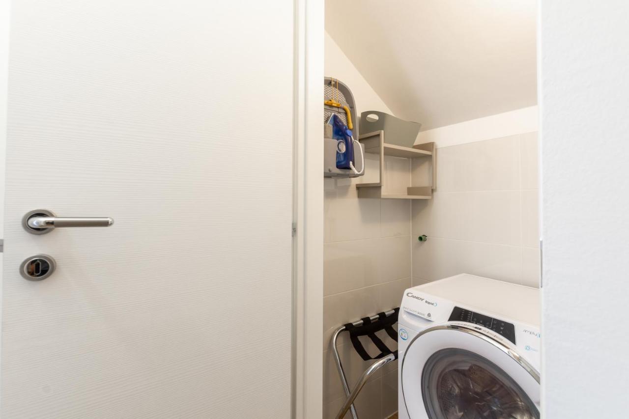Studio Apartman Lilly With Private Parking In The Yard Of The House Póla Kültér fotó